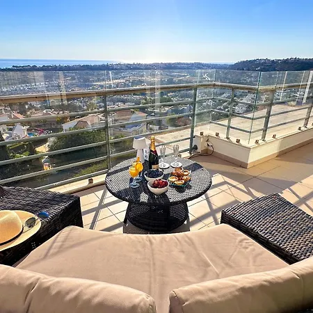 Daire Serenity By The Ocean Penthouse By Becherish *