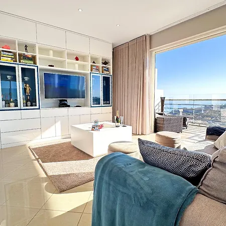 Daire Serenity By The Ocean Penthouse By Becherish *