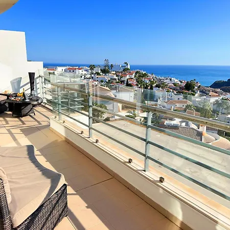 Serenity By The Ocean Penthouse By Becherish 알부페이라