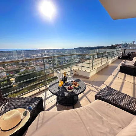 Serenity By The Ocean Penthouse By Becherish Appartement *